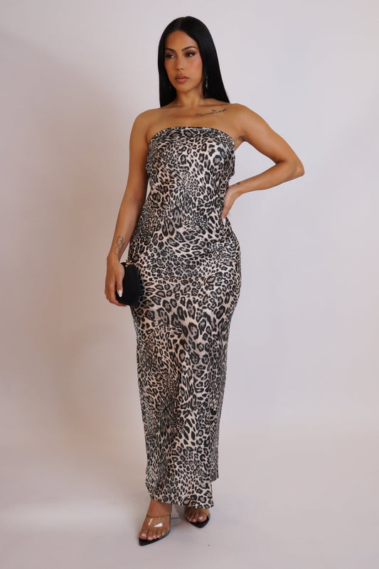 Playful Kiss Midi Dress - Black