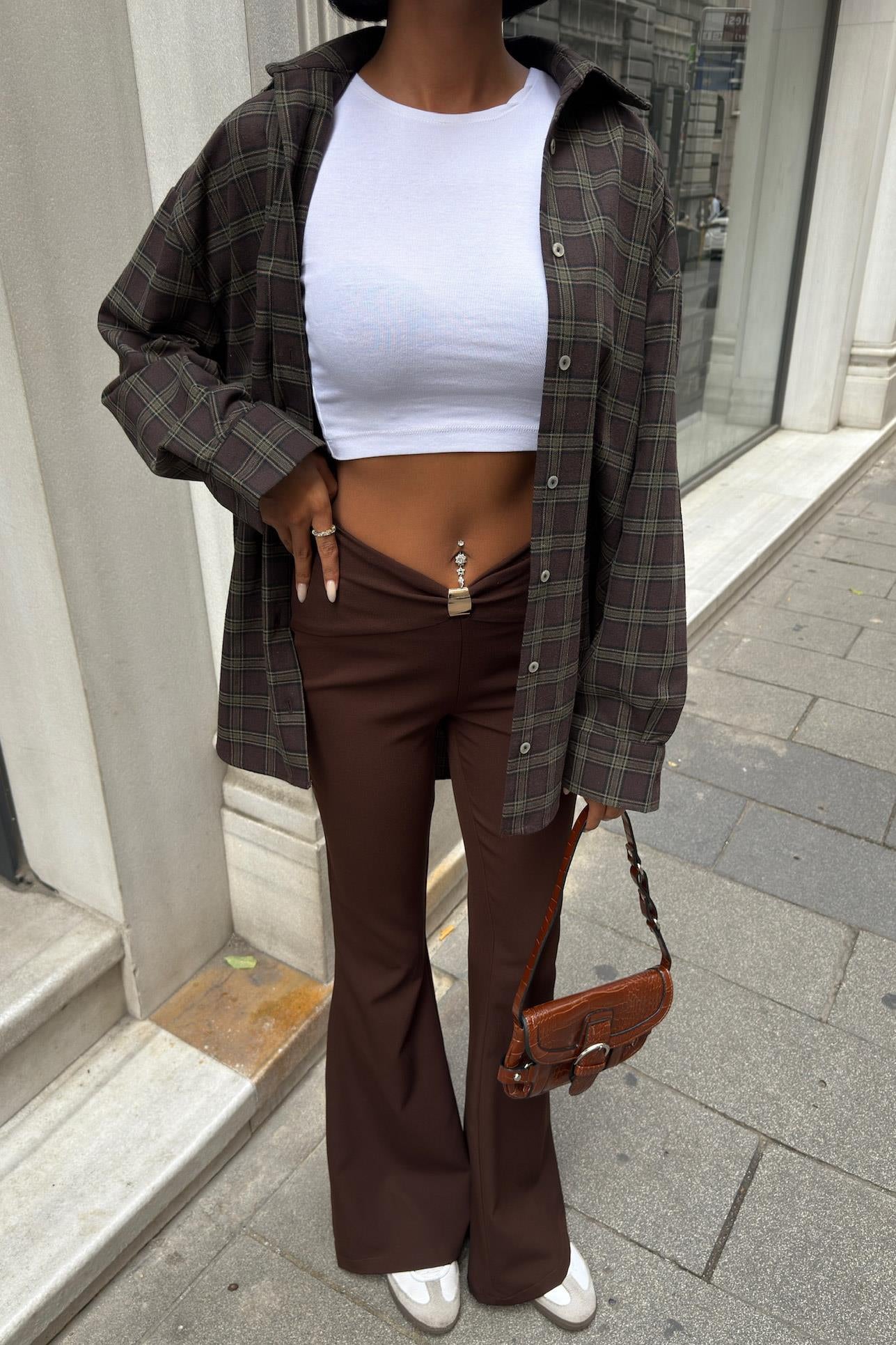 High-Waist Flared Pants with Front Clasp Detail – Elegant Double Fabric Trousers for Women