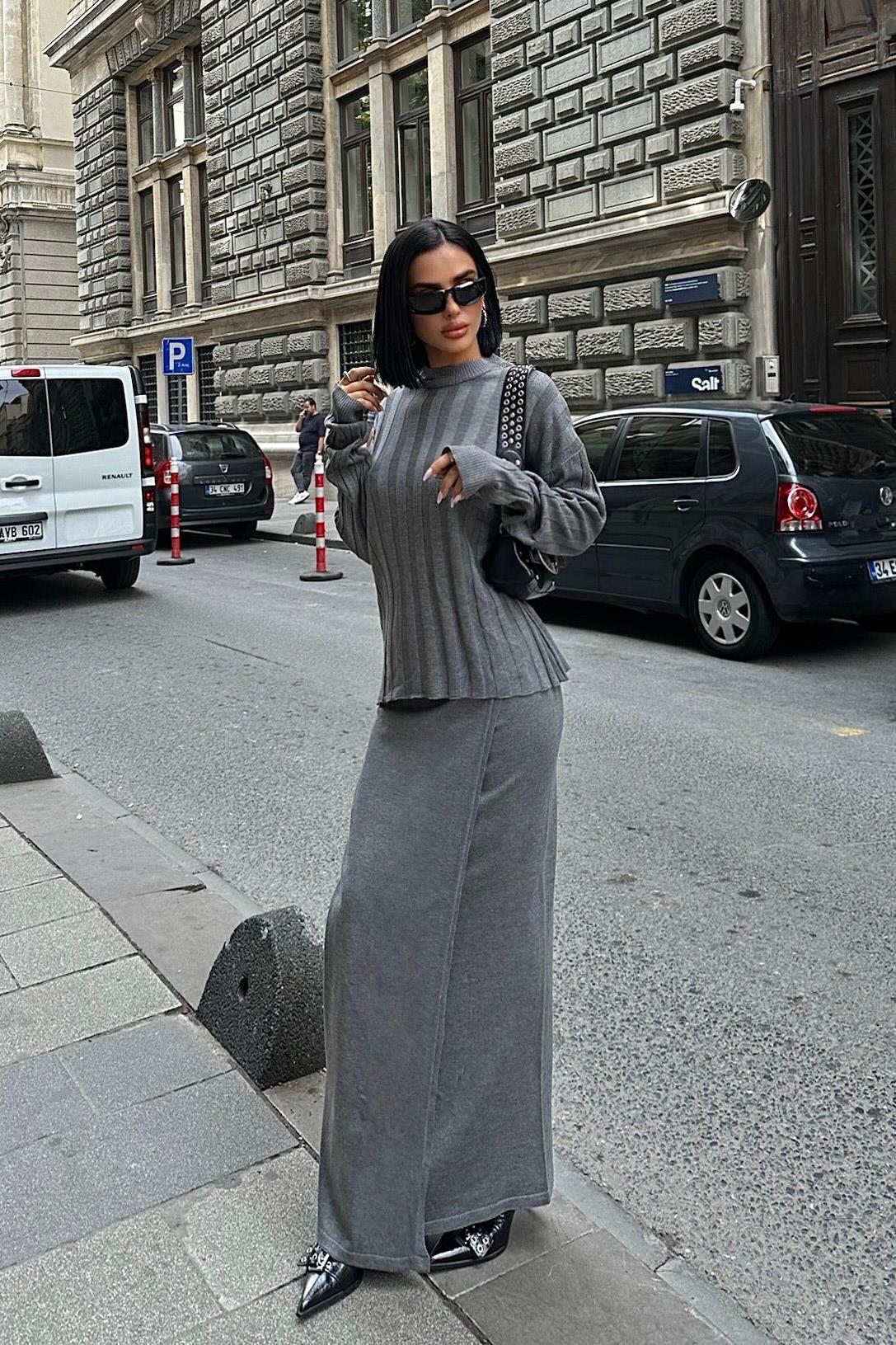 Darcy Knit Skirt & Top Set – Elegant Ribbed Two-Piece with Slit Detail – Gray