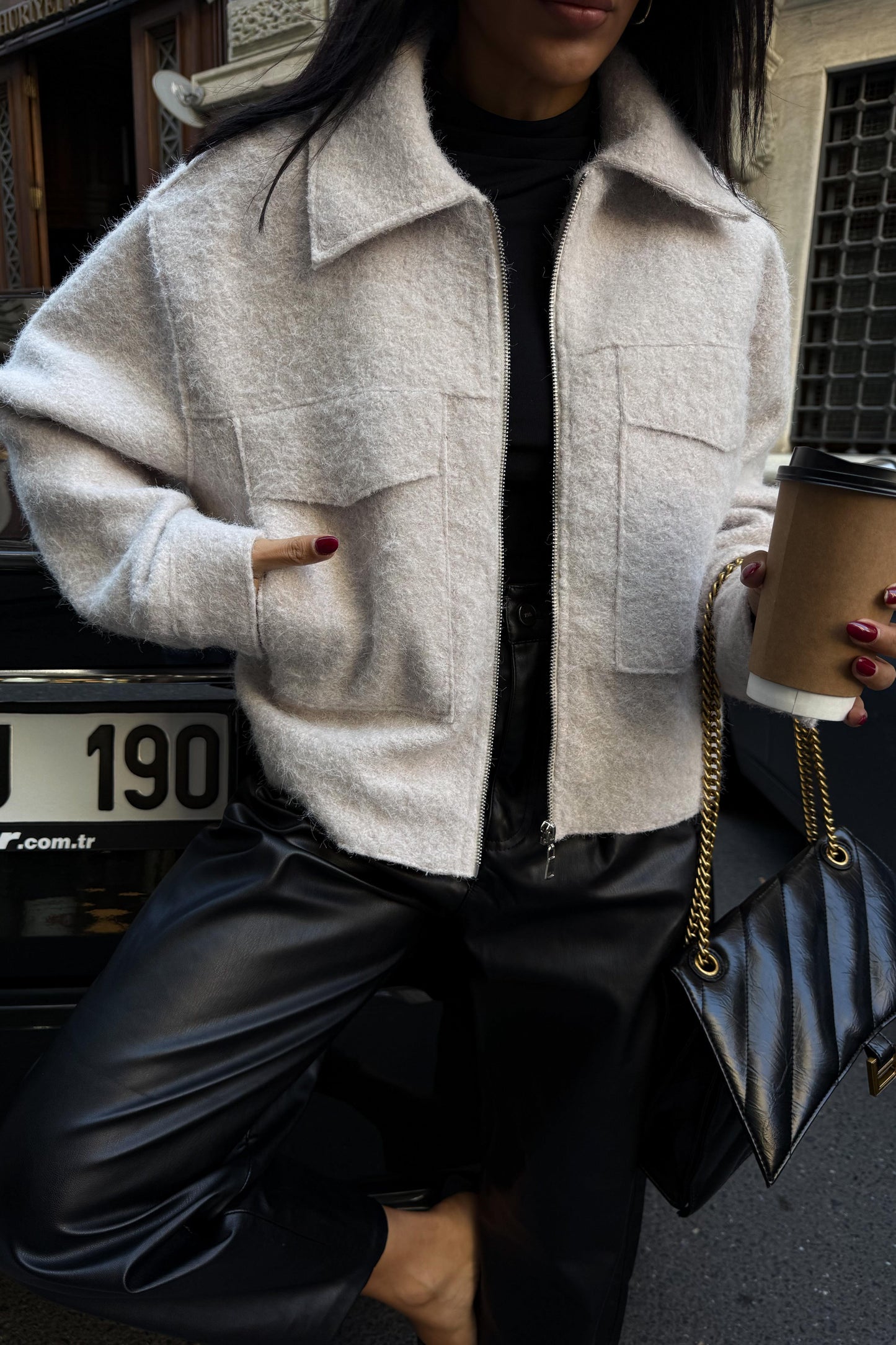 Premium Wool Blend Trucker Jacket – Cropped Chic Outerwear for Everyday Style