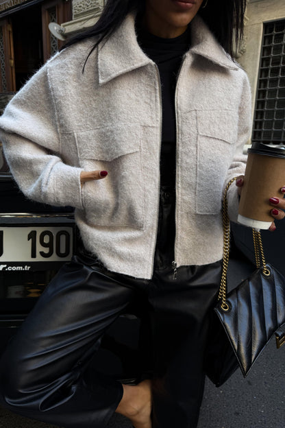 Premium Wool Blend Trucker Jacket – Cropped Chic Outerwear for Everyday Style