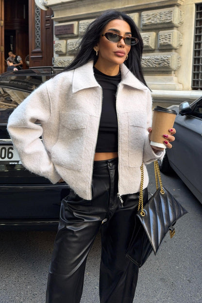 Premium Wool Blend Trucker Jacket – Cropped Chic Outerwear for Everyday Style