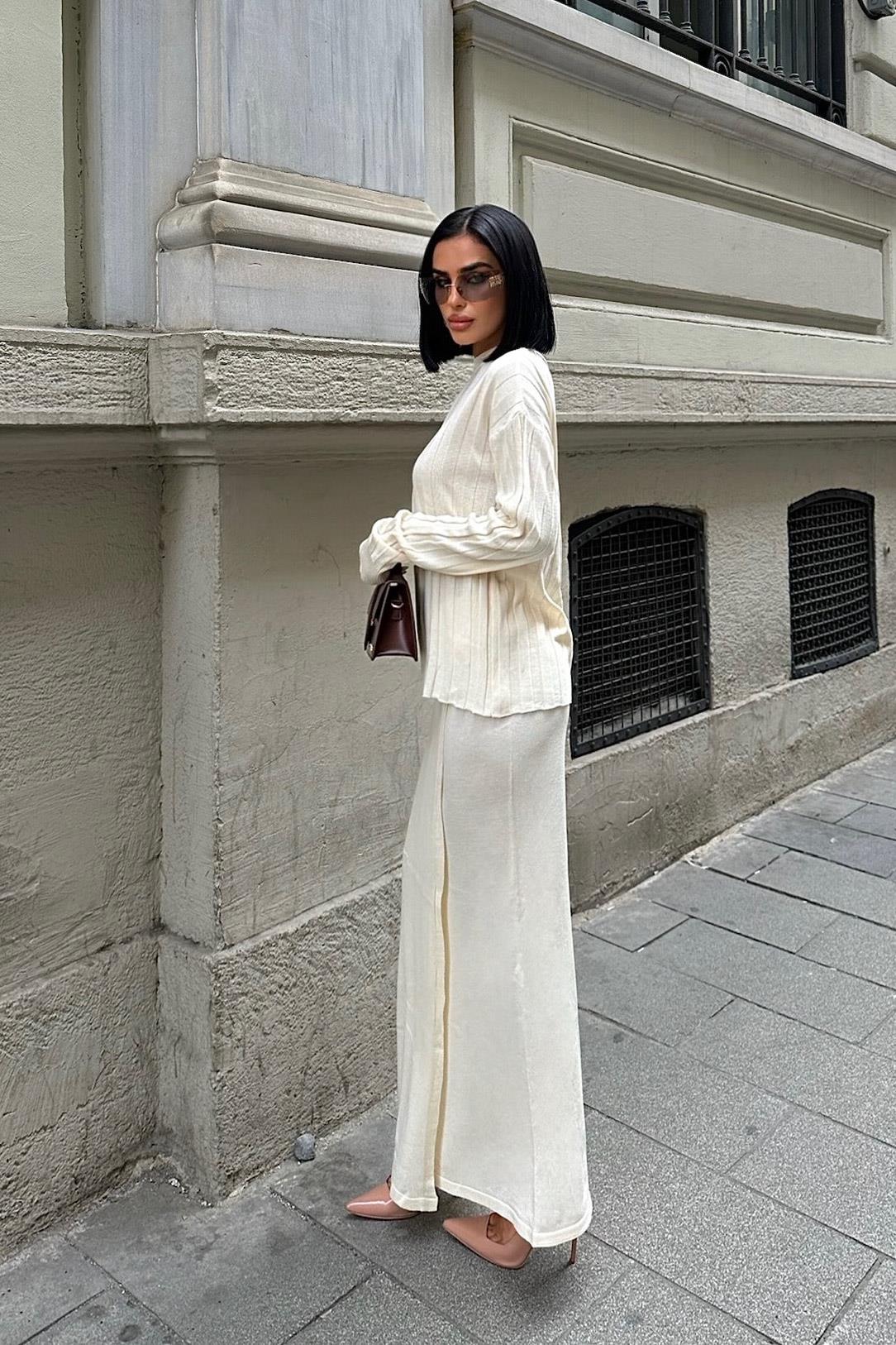 Darcy Knit Skirt & Top Set – Elegant Ribbed Two-Piece with Slit Detail – Gray