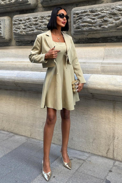 Elegant Cropped Blazer & Flared Mini Dress Set – Timeless Business Chic – Black