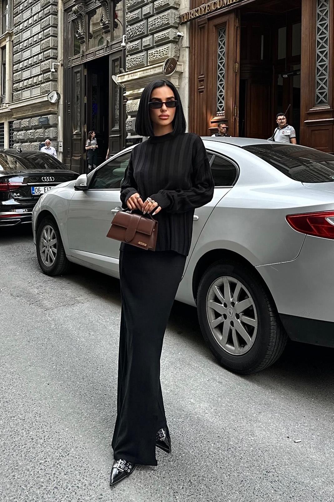 Darcy Knit Skirt & Top Set – Elegant Ribbed Two-Piece with Slit Detail – Gray