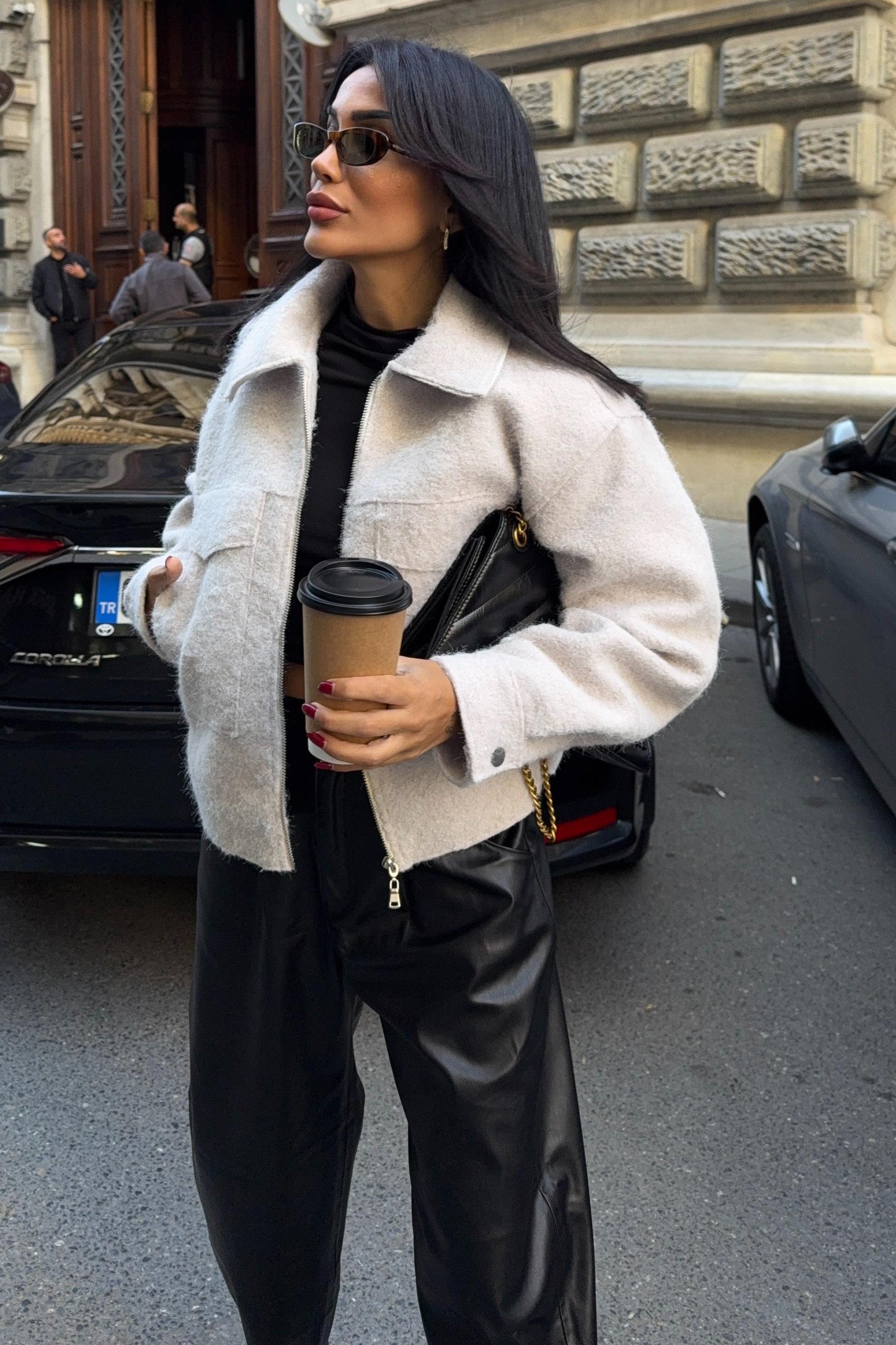 Premium Wool Blend Trucker Jacket – Cropped Chic Outerwear for Everyday Style