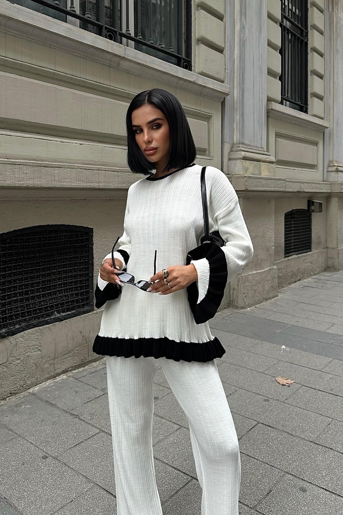 Coleman Two-Tone Knit Set – Ribbed Acrylic Texture