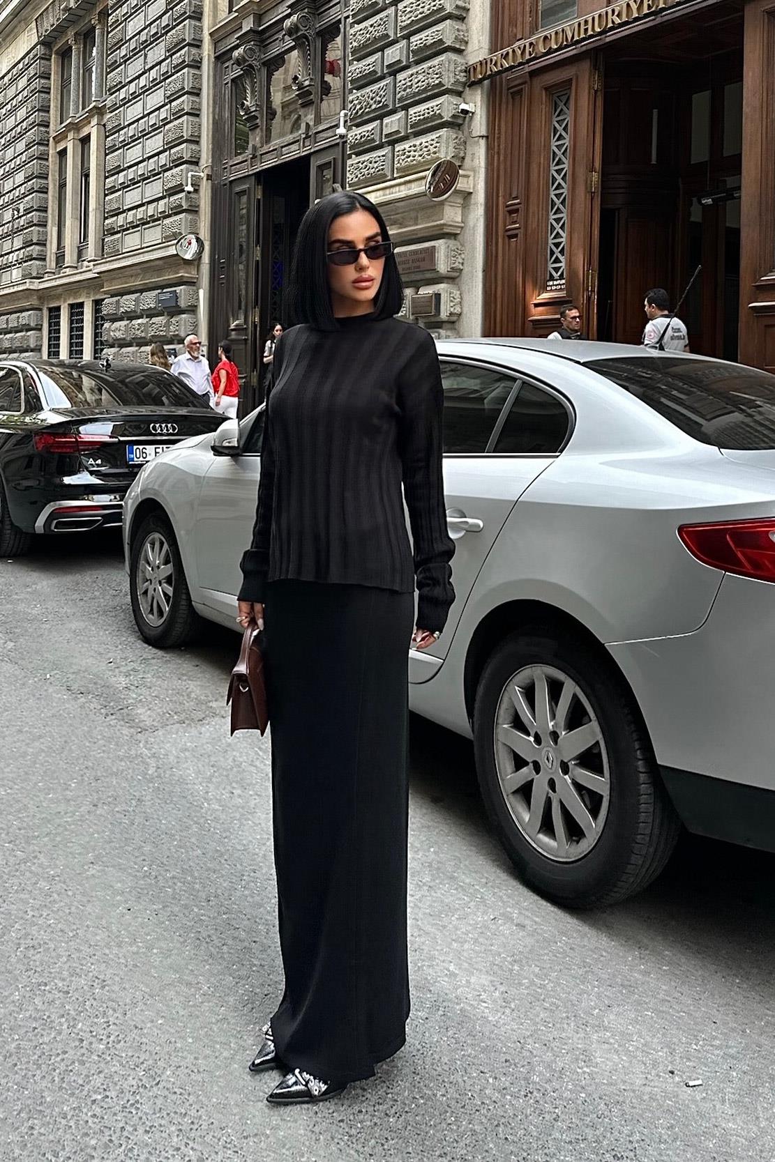 Darcy Knit Skirt & Top Set – Elegant Ribbed Two-Piece with Slit Detail – Gray