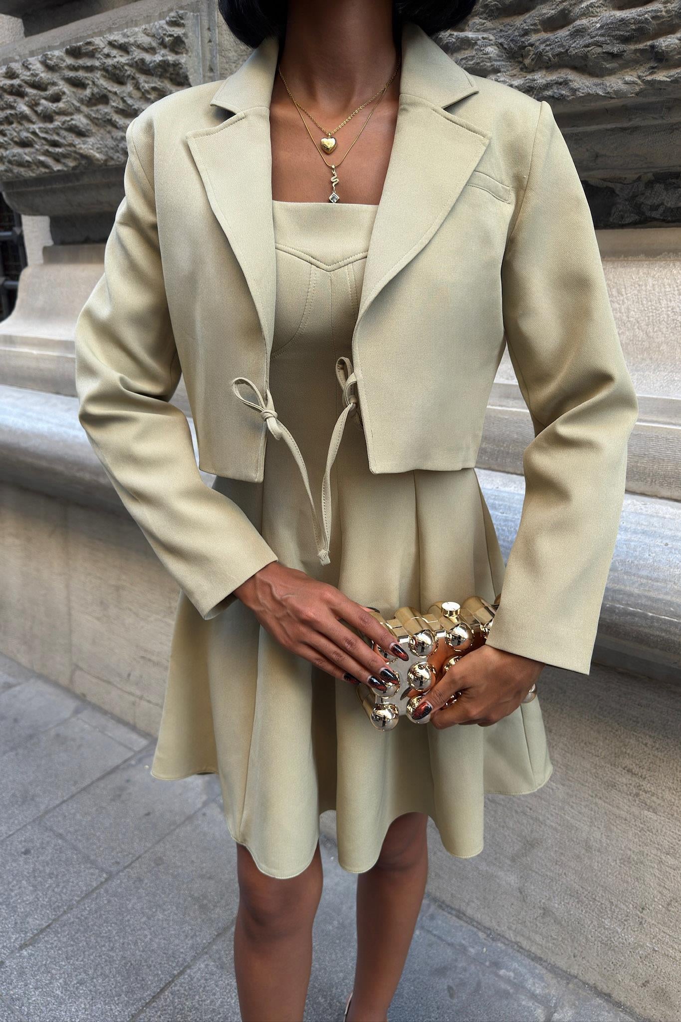 Elegant Cropped Blazer & Flared Mini Dress Set – Timeless Business Chic – Black