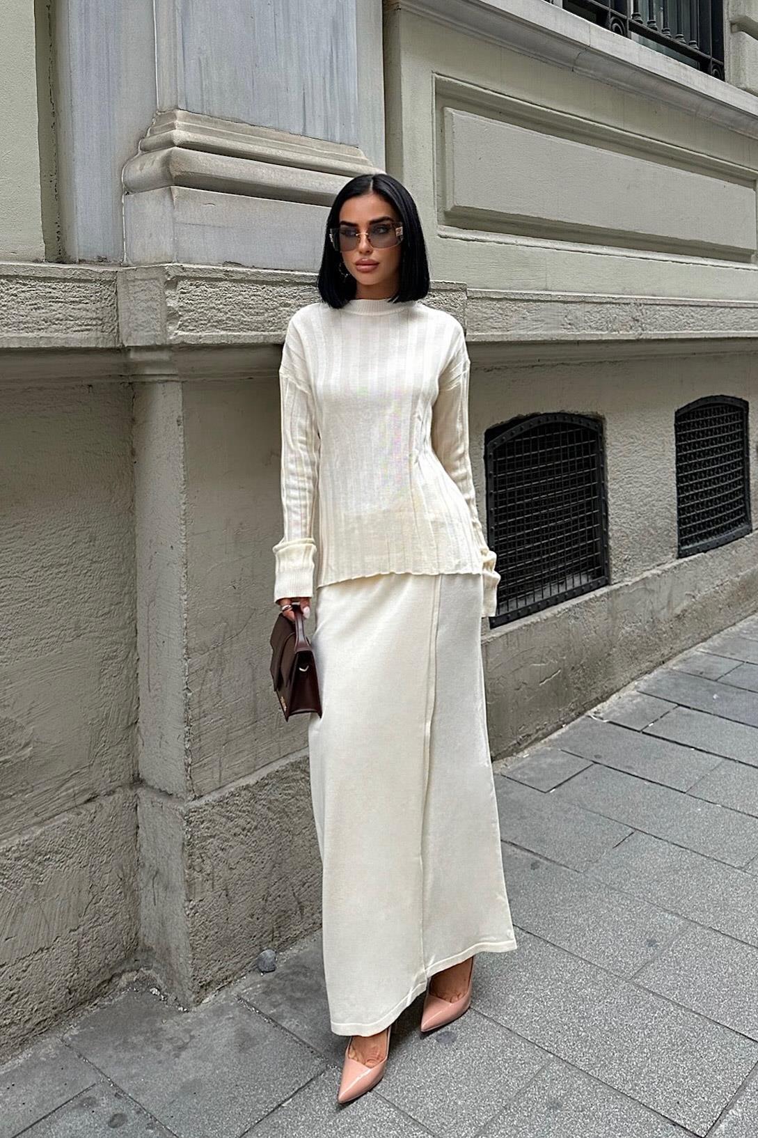 Darcy Knit Skirt & Top Set – Elegant Ribbed Two-Piece with Slit Detail – Gray