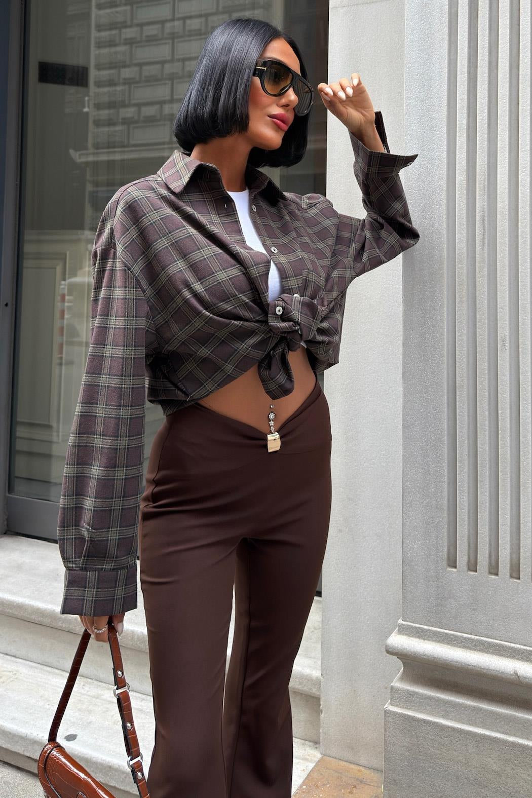 High-Waist Flared Pants with Front Clasp Detail – Elegant Double Fabric Trousers for Women