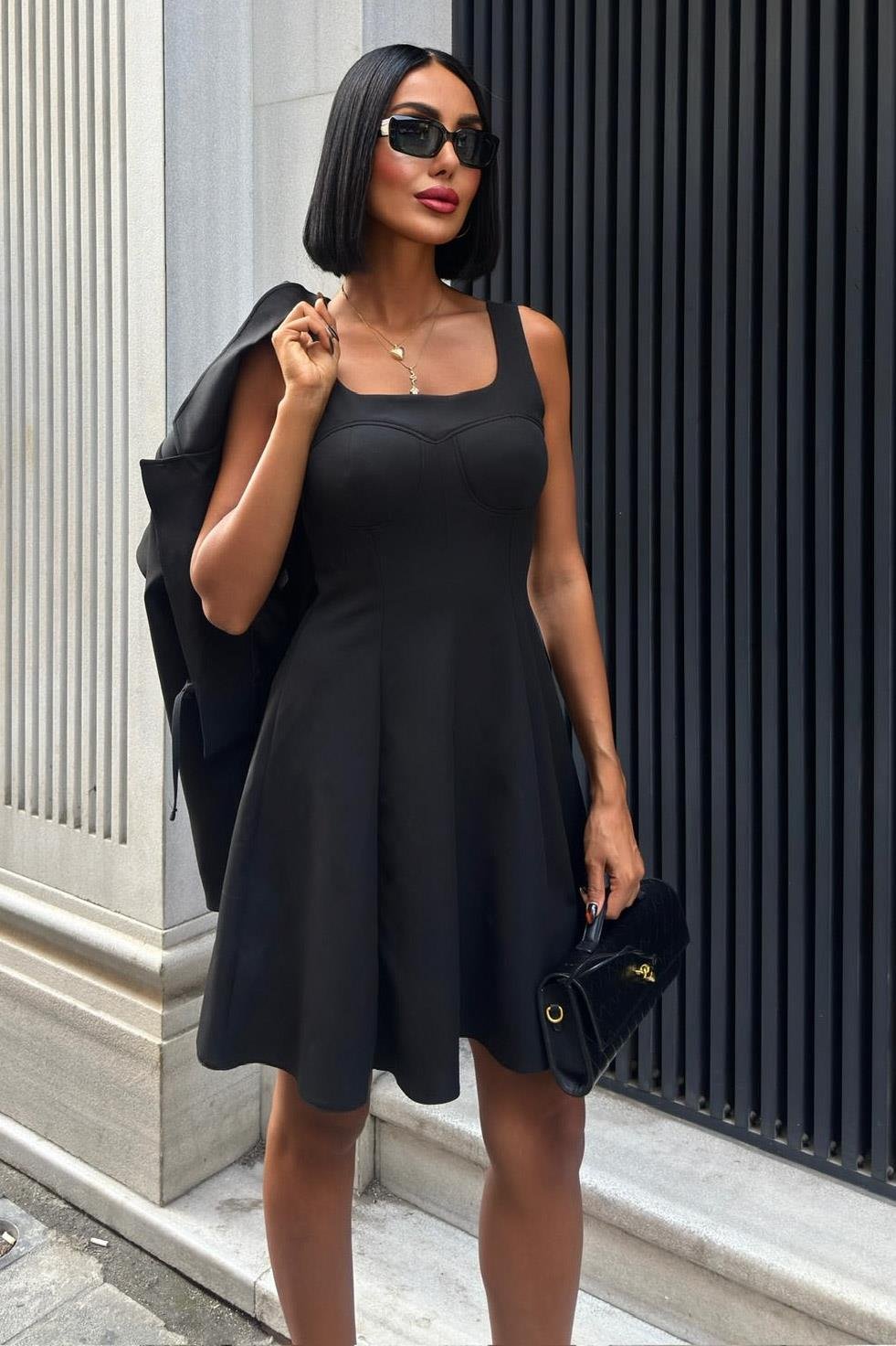 Elegant Cropped Blazer & Flared Mini Dress Set – Timeless Business Chic – Black