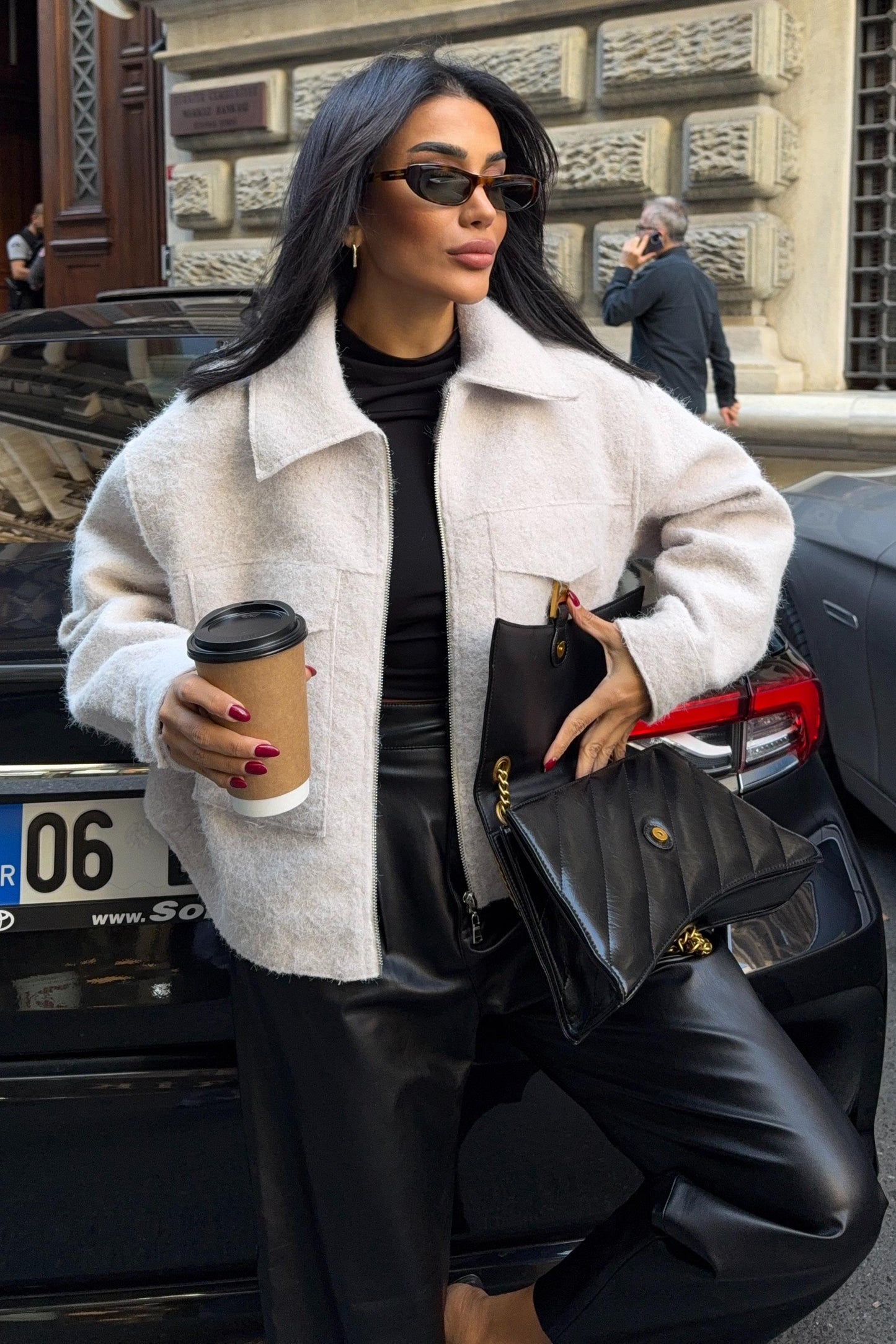 Premium Wool Blend Trucker Jacket – Cropped Chic Outerwear for Everyday Style