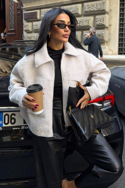 Premium Wool Blend Trucker Jacket – Cropped Chic Outerwear for Everyday Style