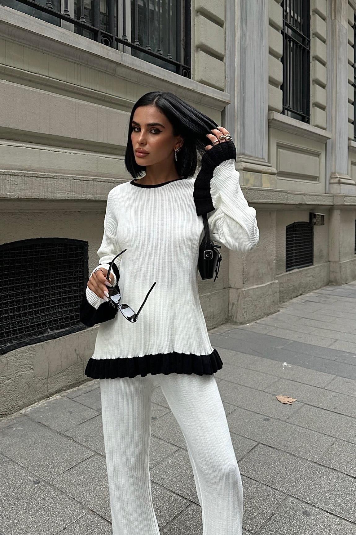 Coleman Two-Tone Knit Set – Ribbed Acrylic Texture