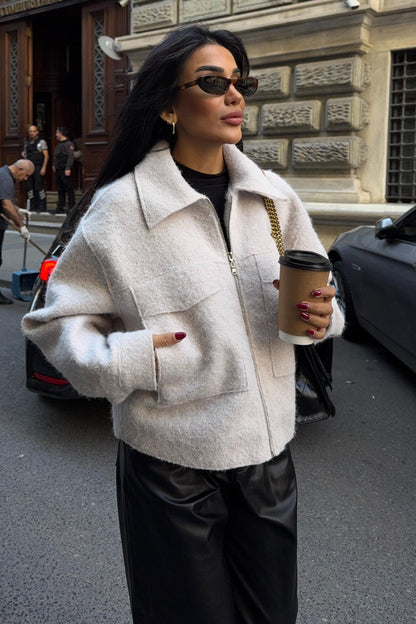 Premium Wool Blend Trucker Jacket – Cropped Chic Outerwear for Everyday Style