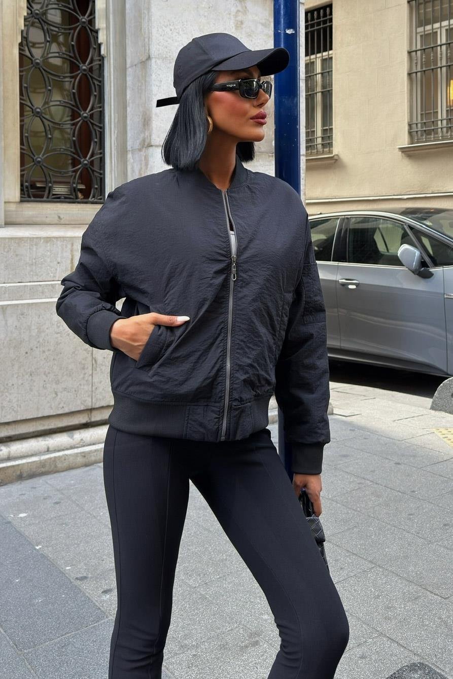 Urban Air Bomber Jacket – Lightweight Streetwear in Black, Khaki & Beige